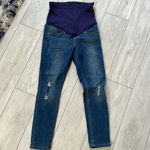 Maternity distressed  Skinny jeans size 27